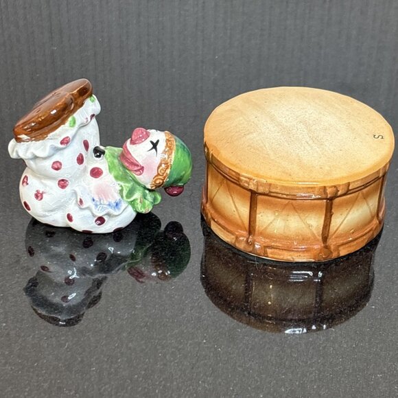 Vintage Clown Salt & Pepper Shakers Set Acrobat Drum with Original Cork Japan - Picture 3 of 10